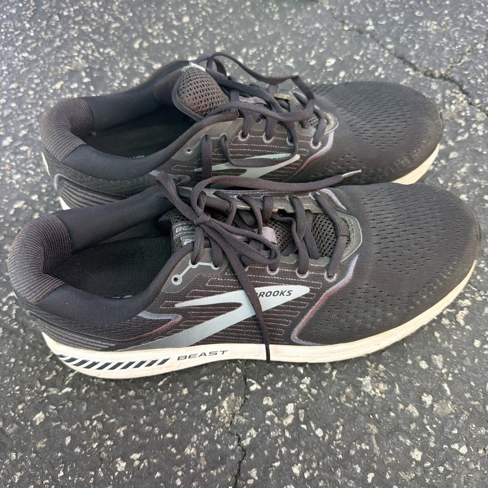 Brooks Beast 20 Shoes Mens 13 Wide Black Athletic Running Walking Sneaker used